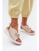 Kožené dámské sandály s ozdobným detailem Béžové Deliva