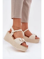 Dámské sandály na klínu s přezkou béžové Liniella Dámské sandály na klínu s přezkou béžové Liniella