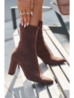 Dámské kozačky na podpatku s prošíváním hnědé Rosivelle Dámské kozačky na podpatku s prošíváním hnědé Rosivelle