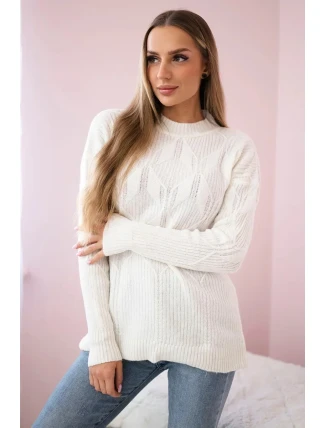 Svetr nasazený přes hlavu s módní vazbou ecru Svetr nasazený přes hlavu s módní vazbou ecru