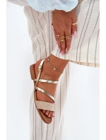 Kožené dámské sandály na plochém podpatku Maciejka 06966-25 zlaté