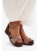 Dámské sandály na platformě se zlatými přezkami Béžové Velvra