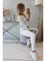 Sada s dvojitými pruhy bílé barvy Sada s dvojitými pruhy bílé barvy