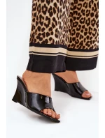 Lakované Dámské Pantofle Na Klínu Černé Nelithin