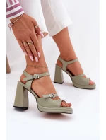 Dámské kožené sandály na podpatku Vinceza 77110 zelené Dámské kožené sandály na podpatku Vinceza 77110 zelené
