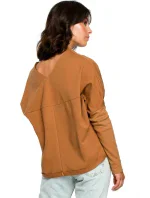 B094 Oversized top s výstřihem do V na zádech - karamelový