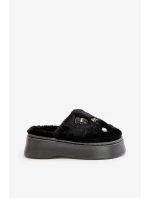 Dámské Kožené Pantofle Na Silné Podešvi S Připínáčky Černé Zintoria