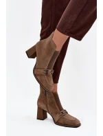 Dámské kotníkové boty z přírodního semiše na podpatek Artiker 57C0221 béžové Dámské kotníkové boty z přírodního semiše na podpatek Artiker 57C0221 béžové