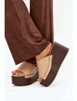 Dámské nazouváky na platformě s nýty béžové Mareline