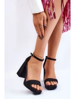 Lesklé Sandály Na Mohutném Podpatku Černá Calmi Lesklé Sandály Na Mohutném Podpatku Černá Calmi