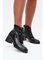 Lakované kožené dámské botky na sloupku D&A – tmavě zelené Lakované kožené dámské botky na sloupku D&A – tmavě zelené