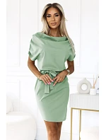 240-10 ROXI pohodlné šaty s asymetrickou sukní a páskem - pistáciová barva