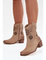 Semišové kožené dámské kotníky s perforací na podpatku Zazoo 3844 Béžové Semišové kožené dámské kotníky s perforací na podpatku Zazoo 3844 Béžové