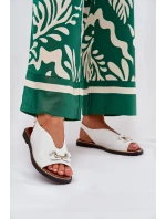 Sandály Na Ploché Podpatky S Dekorací Eko Kůže Bílé Tillireta