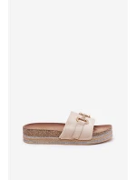 Dámské Klapky Na Platformě Se Zlatou Dekorací A Brilantem Béžové Morisela