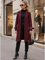 Elegantní dámský kabát s výstřihem a páskem v barvě bordó, FashionStreet NY0786 Elegantní dámský kabát s výstřihem a páskem v barvě bordó, FashionStreet NY0786