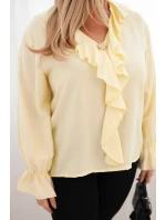 Dámská viskózová blůza Plus Size s volánem a ozdobnou broží žlutá