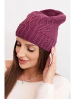Dámská zimní čepice z vlny s ozdobným ražením K474 tmavě fialová