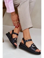 Dámské lakované sandály na klínku s ozdobou Černé Salianes