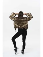 Hnědá krátká dámská oversize bunda se širokými rukávy (J9-016) Hnědá krátká dámská oversize bunda se širokými rukávy (J9-016)