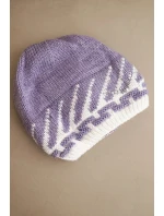 Zimní dámská čepice z vlny s geometrickým vzorem a kamínky K469 fialová