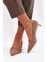 Dámské lodičky na nízkém podpatku s ozdobnou páskou Tmavě béžové Pirela