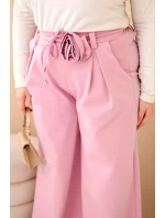 Dámské kalhoty Plus Size s širokou nohavicí a ozdobným květem v pase tmavě růžové