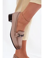 Kožené dámské lodičky na klínu s ozdobou Vinceza 39978 béžové