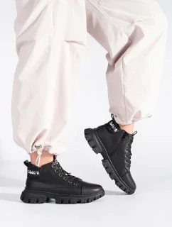 Zajímavé kotníčkové boty dámské černé na plochém podpatku