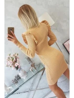 Přiléhavé svetrové šaty s knoflíky béžové barvy