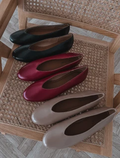 Dámské baleríny z eko kůže na ploché podrážce Černé Olyssia