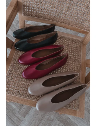 Dámské baleríny z eko kůže na ploché podrážce Černé Olyssia Dámské baleríny z eko kůže na ploché podrážce Černé Olyssia