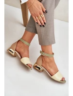 Kožené sandály na zlatém podpatku béžové Laura Messi 2143