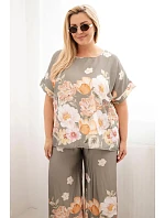 Dámský komplet Plus Size s halenkou a kalhotami s květinovým vzorem a širokými nohavicemi khaki