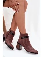 Semišové kožené dámské kotníkové boty na sloupku s ozdobným páskem zateplené D&A CR52-650 Hnědé