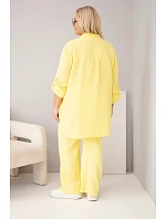 Dámský mušelínový komplet Plus Size s košilí zapínanou na knoflíky a kalhotami se širokými nohavicemi žlutý