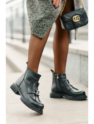 Kožené Kotníkové Boty Na Plochém Podpatku S Dekorací Zateplené Černé Asperra