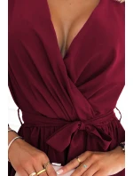 BINDY - Velmi žensky působící dámské šaty ve vínové bordó barvě s dekoltem 339-3