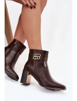 Dámské kotníkové boty na podpatku s páskem a zlatým detailem čokoládové Galinne