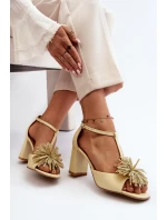 Kožené sandály na podpatku s ozdobou Laura Messi 2758 béžové Kožené sandály na podpatku s ozdobou Laura Messi 2758 béžové
