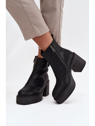 Kožené zateplené dámské kotníčkové boty na podpatku a platformě Vinceza 66831 Černé Kožené zateplené dámské kotníčkové boty na podpatku a platformě Vinceza 66831 Černé