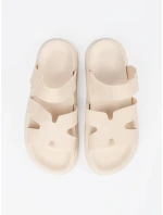 Pohodlné nazouváky dámské Jasnobeżowy na plochém podpatku Pohodlné nazouváky dámské Jasnobeżowy na plochém podpatku