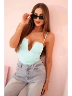 Dámská halenka s body bez ramínek, volánky a výstřihem do V mincovna