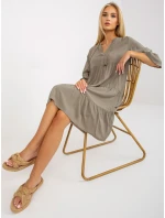 Šaty D73761M30214A5EN khaki barva Šaty D73761M30214A5EN khaki barva