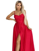 646-3 Dlouhé společenské šaty bez ramínek s rozparkem na nohou - červené