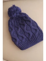 Dámská zimní čepice vlněná s hrubým copánkovým vzorem K458 fialová