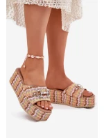 Dámské Sandały Na Klínu S Pletením A Ozdobou Multikolor Isolene Dámské Sandały Na Klínu S Pletením A Ozdobou Multikolor Isolene
