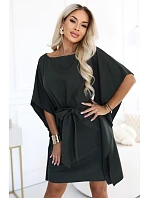 287-46 SOFIA Dámské šaty typu „motýl“ s vázáním v pase – tmavě khaki 287-46 SOFIA Dámské šaty typu „motýl“ s vázáním v pase – tmavě khaki