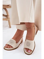 Dámské sandály na nízkém podpatku s ozdobou S.Barski KV61-6016 Krémové