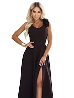 643-10 Elegantní večerní maxi šaty s rozparkem a růžemi – čokoládově hnědé
